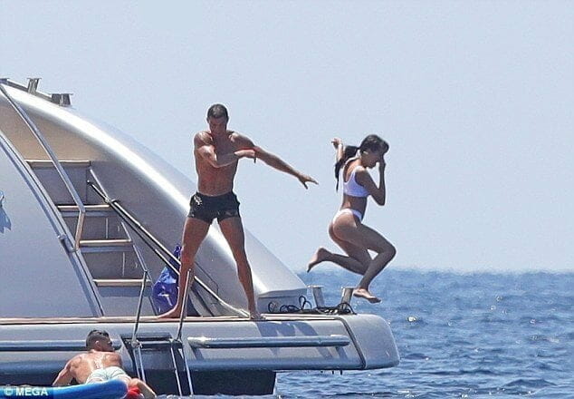 Ronaldo throws his girlfriend into the sea as they enjoy leisure in Ibiza 
